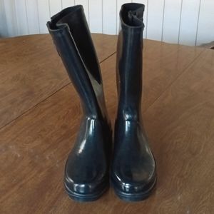 Tall Black True Craft Rain Boots. Size 9